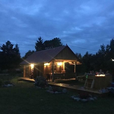 Maenniste Holiday Home Hiievalja Eksteriør billede